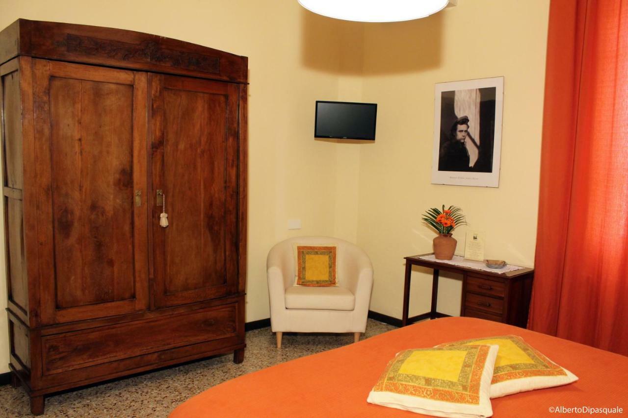 La Sosta Fuori Stazione Bed & Breakfast Brescello Exterior photo